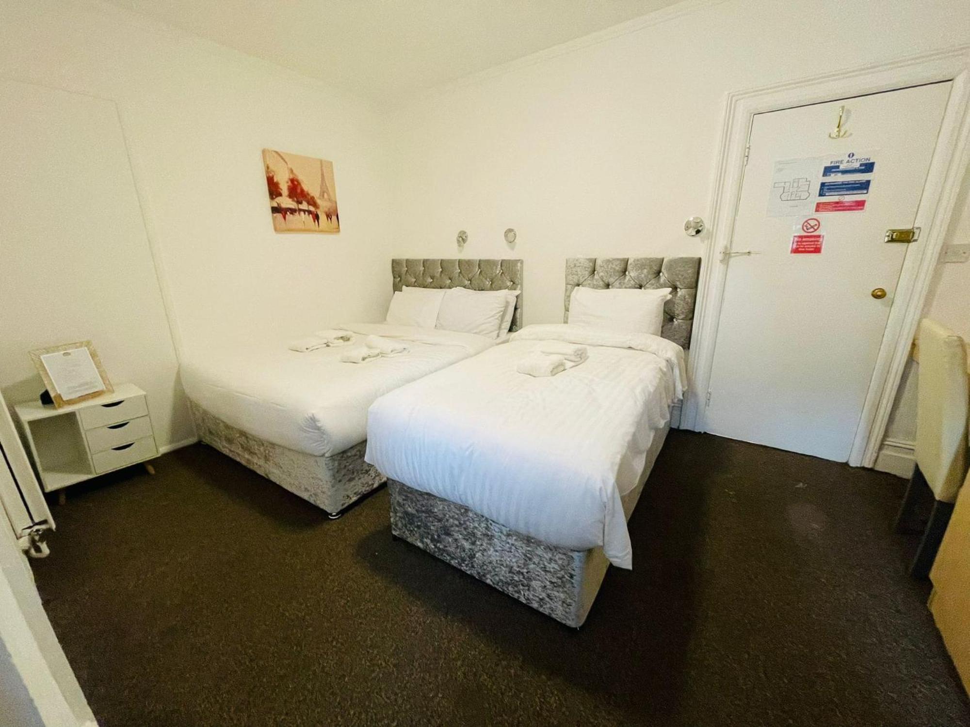 Star Hotel, South לייסטר מראה חיצוני תמונה